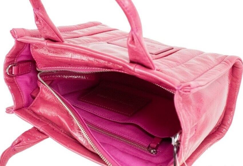 Marc Jacobs Die glänzende Crinkle Mini Tote Magenta Leder Crossbody Handtasche Geldbörse