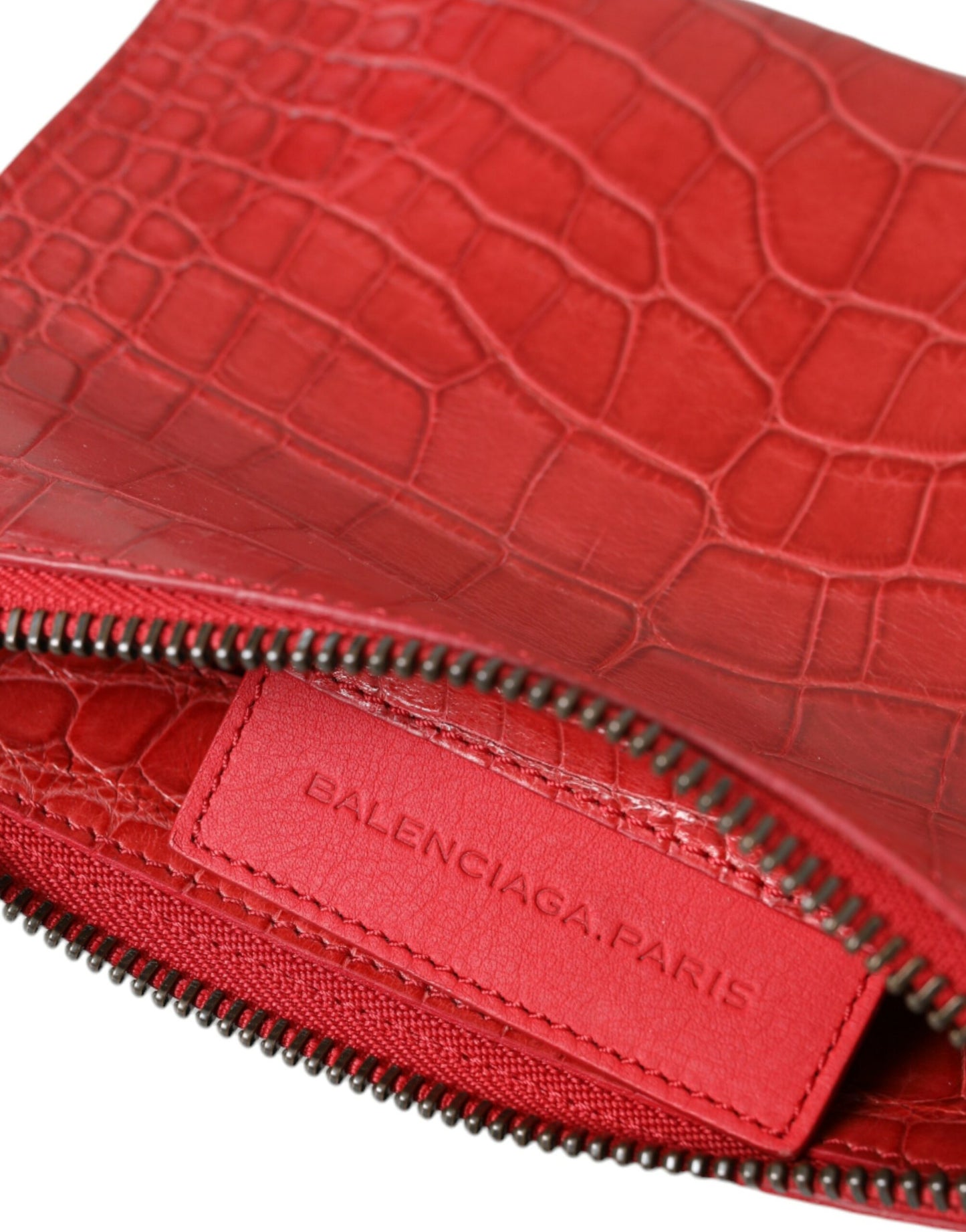 Balenciaga Exotische rote Alligatorleder Clutch