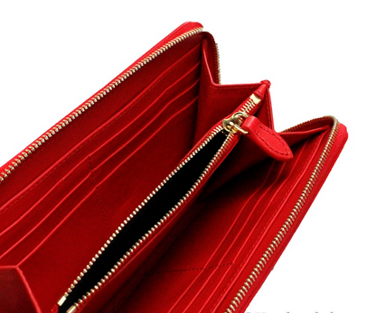 Burberry Elmore Rotes, geprägtes Logo Leder Continental Clutch Brieftasche