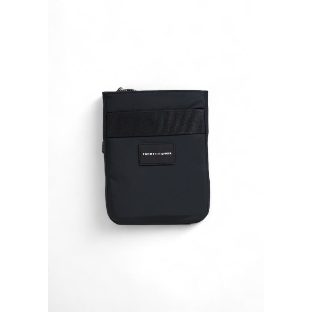 Tommy Hilfiger Schwarze Tasche aus recyceltem Polyester